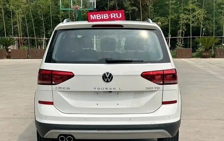 Volkswagen Touran III, 2022 год, 1 700 777 рублей, 3 фотография