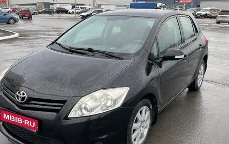 Toyota Auris II, 2011 год, 975 000 рублей, 1 фотография