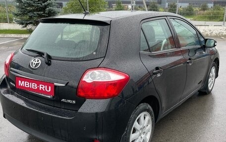 Toyota Auris II, 2011 год, 975 000 рублей, 3 фотография
