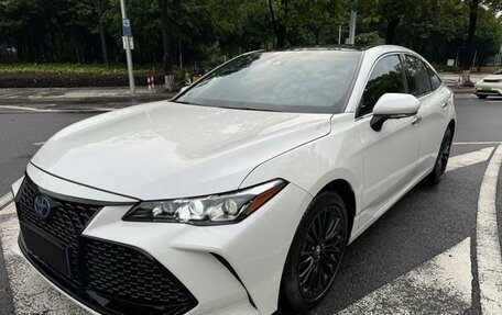 Toyota Avalon, 2022 год, 2 300 000 рублей, 1 фотография