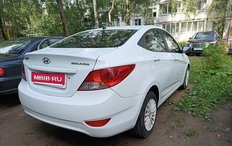 Hyundai Solaris II рестайлинг, 2011 год, 670 000 рублей, 2 фотография