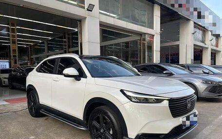 Honda Vezel, 2023 год, 1 800 000 рублей, 2 фотография