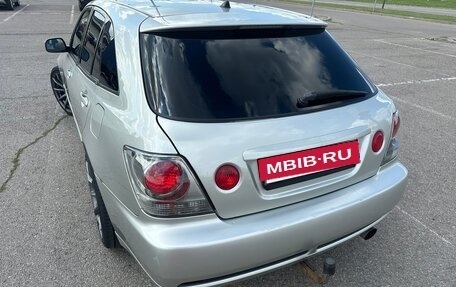 Toyota Altezza, 2001 год, 1 200 000 рублей, 2 фотография