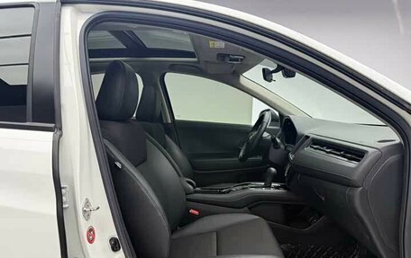 Honda Vezel, 2020 год, 1 500 000 рублей, 16 фотография