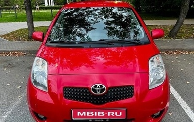 Toyota Yaris III рестайлинг, 2007 год, 800 000 рублей, 1 фотография