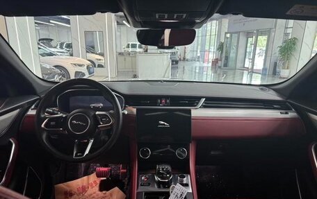 Jaguar F-Pace, 2021 год, 3 305 000 рублей, 8 фотография
