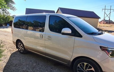 Hyundai Grand Starex Grand Starex I рестайлинг 2, 2018 год, 3 900 000 рублей, 1 фотография