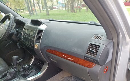 Toyota Land Cruiser Prado 120 рестайлинг, 2003 год, 1 400 000 рублей, 7 фотография