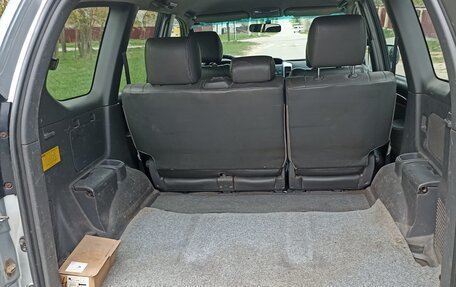Toyota Land Cruiser Prado 120 рестайлинг, 2003 год, 1 400 000 рублей, 9 фотография
