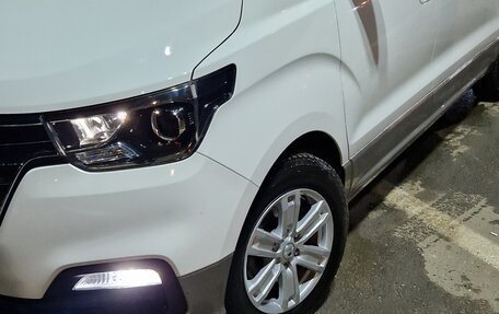 Hyundai Grand Starex Grand Starex I рестайлинг 2, 2018 год, 3 900 000 рублей, 6 фотография