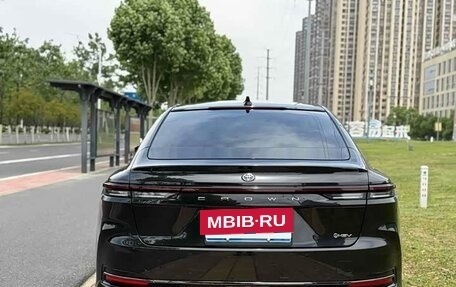 Toyota Crown, 2024 год, 5 600 000 рублей, 4 фотография