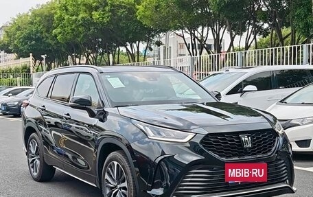 Toyota Crown, 2024 год, 4 800 000 рублей, 2 фотография