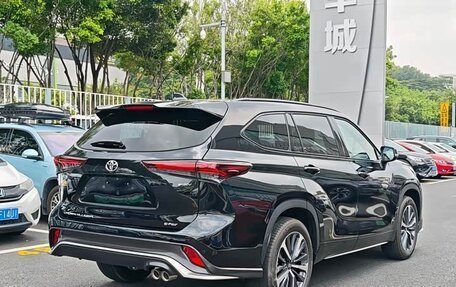 Toyota Crown, 2024 год, 4 800 000 рублей, 4 фотография