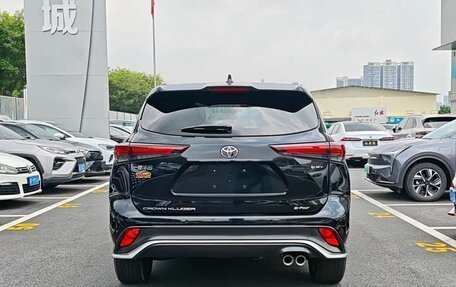 Toyota Crown, 2024 год, 4 800 000 рублей, 6 фотография