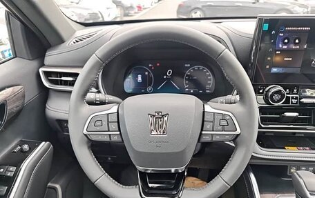 Toyota Crown, 2024 год, 4 800 000 рублей, 12 фотография