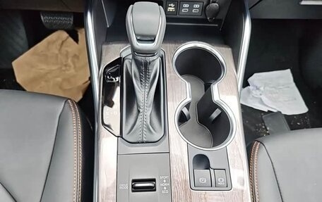 Toyota Crown, 2024 год, 4 800 000 рублей, 14 фотография