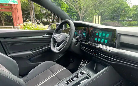 Volkswagen Golf VIII, 2023 год, 1 290 590 рублей, 21 фотография