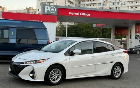 Toyota Prius IV XW50, 2019 год, 2 950 000 рублей, 5 фотография