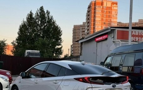 Toyota Prius IV XW50, 2019 год, 2 950 000 рублей, 6 фотография