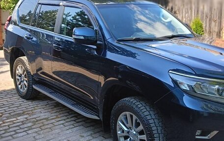 Toyota Land Cruiser Prado 150 рестайлинг 2, 2018 год, 4 300 000 рублей, 2 фотография