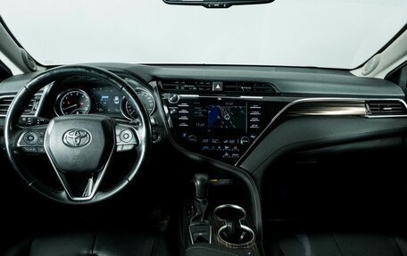 Toyota Camry, 2019 год, 2 745 600 рублей, 7 фотография