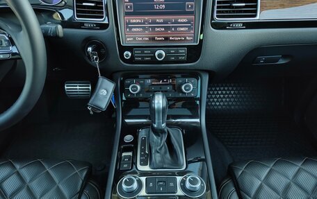 Volkswagen Touareg III, 2016 год, 2 715 000 рублей, 19 фотография