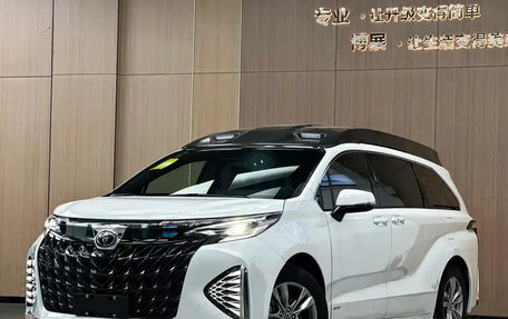Toyota Sienna, 2024 год, 5 800 000 рублей, 1 фотография