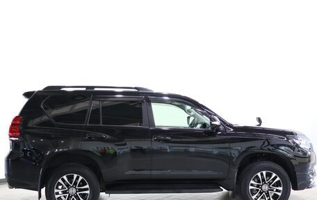 Toyota Land Cruiser Prado 150 рестайлинг 2, 2019 год, 3 800 000 рублей, 4 фотография