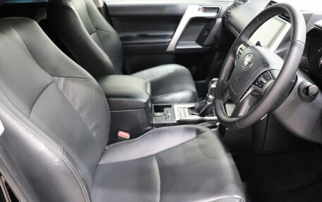Toyota Land Cruiser Prado 150 рестайлинг 2, 2019 год, 3 800 000 рублей, 17 фотография
