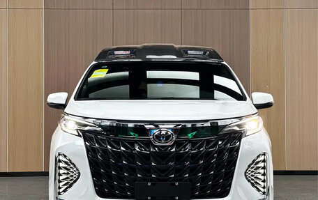 Toyota Sienna, 2024 год, 5 800 000 рублей, 2 фотография