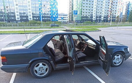 Mercedes-Benz E-Класс, 1993 год, 420 000 рублей, 2 фотография