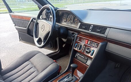 Mercedes-Benz E-Класс, 1993 год, 420 000 рублей, 9 фотография