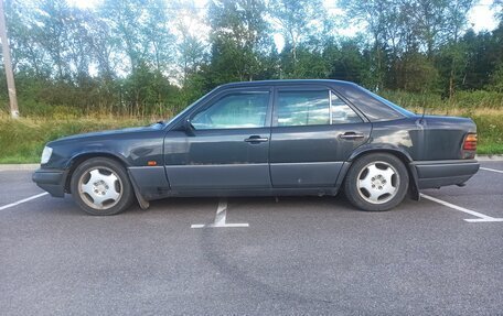Mercedes-Benz E-Класс, 1993 год, 420 000 рублей, 4 фотография