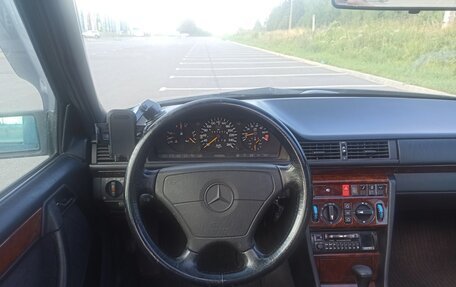 Mercedes-Benz E-Класс, 1993 год, 420 000 рублей, 23 фотография