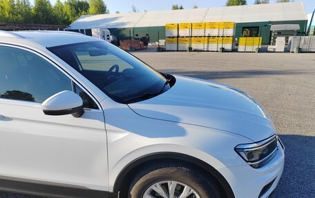 Volkswagen Tiguan II, 2017 год, 2 520 000 рублей, 2 фотография