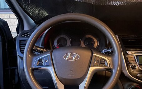 Hyundai Solaris II рестайлинг, 2013 год, 630 000 рублей, 3 фотография