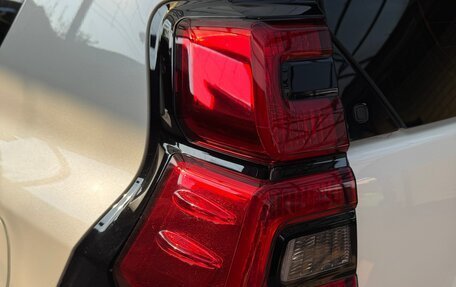 Toyota Land Cruiser Prado 150 рестайлинг 2, 2018 год, 6 099 999 рублей, 11 фотография