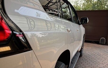 Toyota Land Cruiser Prado 150 рестайлинг 2, 2018 год, 6 099 999 рублей, 8 фотография