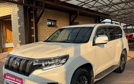 Toyota Land Cruiser Prado 150 рестайлинг 2, 2018 год, 6 099 999 рублей, 3 фотография