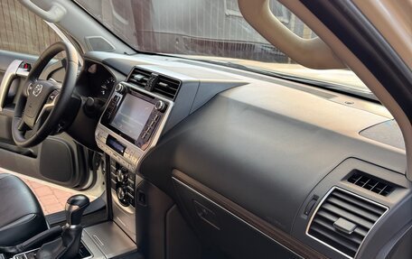 Toyota Land Cruiser Prado 150 рестайлинг 2, 2018 год, 6 099 999 рублей, 35 фотография