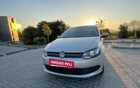 Volkswagen Polo VI (EU Market), 2015 год, 1 070 000 рублей, 2 фотография