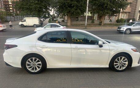 Toyota Camry, 2021 год, 3 200 000 рублей, 6 фотография