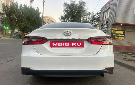 Toyota Camry, 2021 год, 3 200 000 рублей, 4 фотография