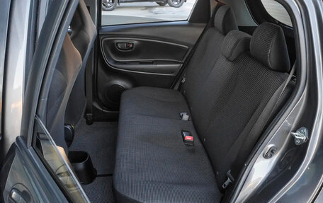 Toyota Vitz, 2019 год, 949 000 рублей, 17 фотография