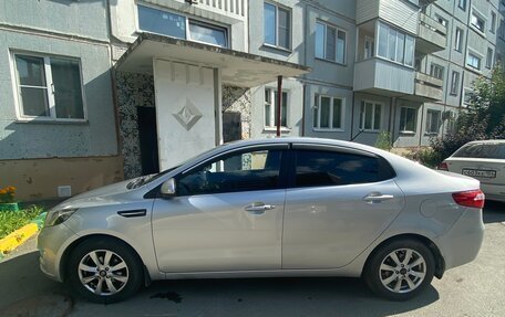KIA Rio III рестайлинг, 2012 год, 1 000 000 рублей, 3 фотография