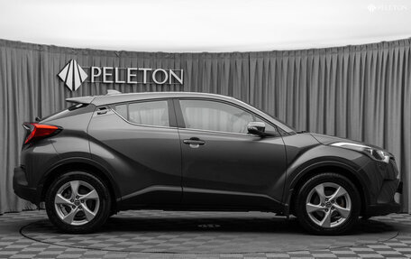 Toyota C-HR I рестайлинг, 2018 год, 1 990 000 рублей, 8 фотография