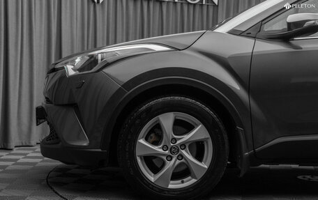 Toyota C-HR I рестайлинг, 2018 год, 1 990 000 рублей, 24 фотография