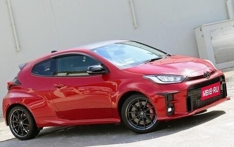 Toyota Yaris, 2021 год, 2 000 000 рублей, 3 фотография