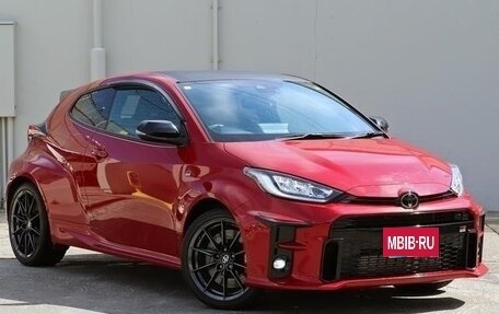 Toyota Yaris, 2021 год, 2 000 000 рублей, 7 фотография