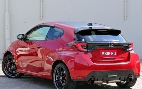 Toyota Yaris, 2021 год, 2 000 000 рублей, 8 фотография